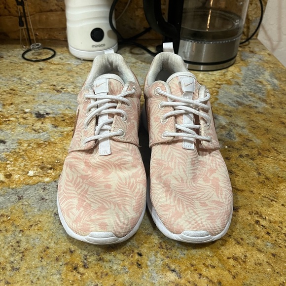 Nike roshe size 3.5 - Picture 2 of 8